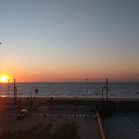 Apartment Splendid Seaview - Luxury 4 Persons At And Sea Ostende